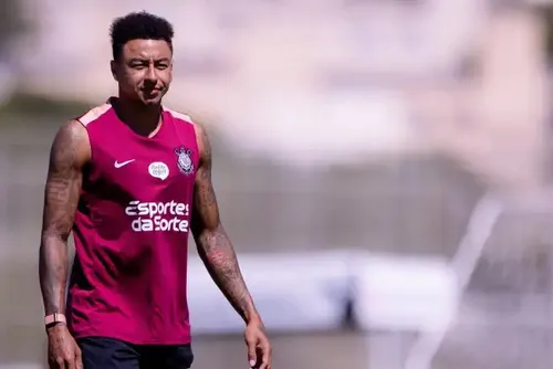 
				Lingard é liberado pelo Corinthians para acompanhar funeral do avô
			
			