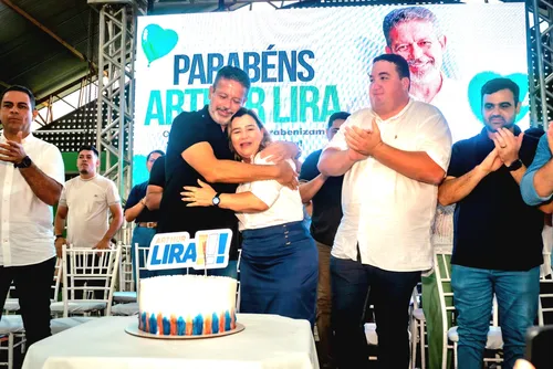 
				Maragogi, Porto Calvo e Matriz: prefeitos e lideranças da Região Norte de AL abraçam a pré-candidatura de Arthur Lira ao Senado
			
			
