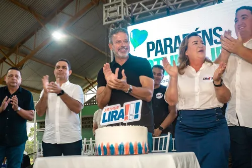 
				Maragogi, Porto Calvo e Matriz: prefeitos e lideranças da Região Norte de AL abraçam a pré-candidatura de Arthur Lira ao Senado
			
			
