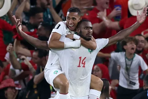 
				Marrocos elimina Holanda e avança na Copa em festival de pênaltis errados
			
			