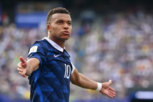 
				Mbappé diz que quer 'fazer história' com título da Copa: 'Já fiz uma vez'
			
			
