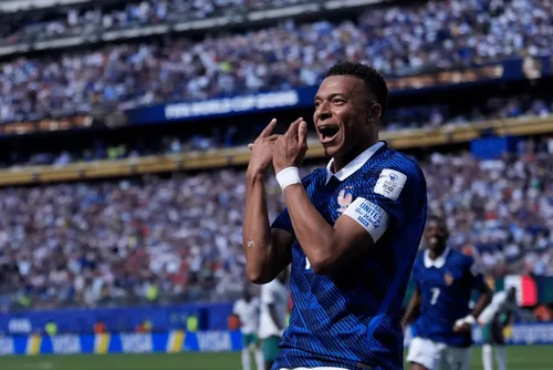 
				Mbappé se torna o maior artilheiro em mata-matas da Copa do Mundo
			
			