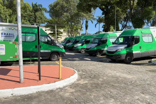 
				Ministério da Saúde entrega unidades móveis, autoriza investimentos e inicia construção de maternidade em Alagoas
			
			