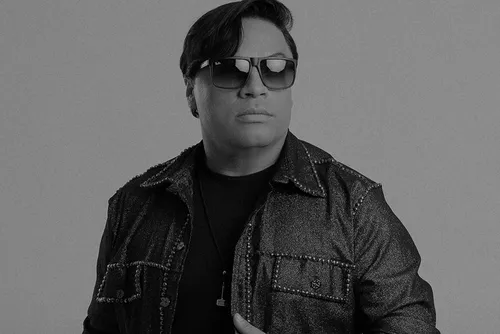 
				Morre Neto Araújo, ex-vocalista da banda Cavaleiros do Forró
			
			