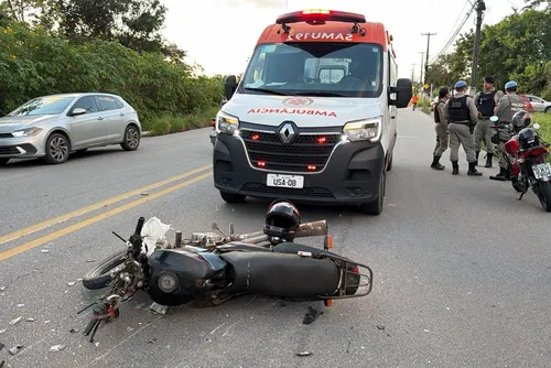 
				Motociclista invade contramão, bate em caminhão e fica ferido em Maceió
			
			