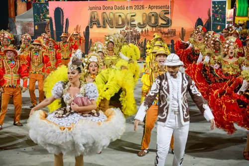 
				Na final do Forró & Folia, Dona Dadá aposta na tradição e encanta com espetáculo sobre os andarilhos do Nordeste
			
			