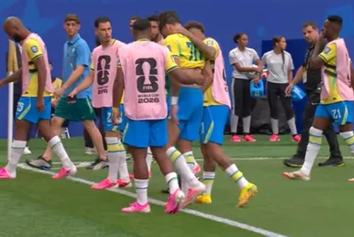 
				Paquetá tem dores na coxa e é dúvida do Brasil para oitavas da Copa
			
			