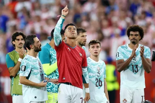 
				Portugal homenageia Diogo Jota após classificação às oitavas da Copa do Mundo
			
			