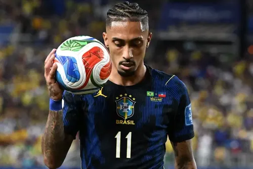 
				Raphinha está próximo de voltar aos treinos com bola na Seleção
			
			