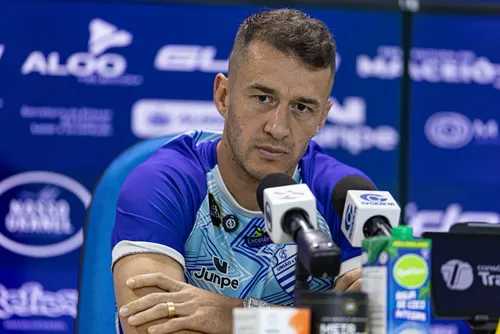 
				Ronaldo Mendes projeta jogo decisivo do CSA no próximo sábado (3) pela Série D
			
			
