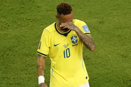 
				Sensitiva diz que Neymar está com corpo tomado por inveja e precisa de exorcismo
			
			