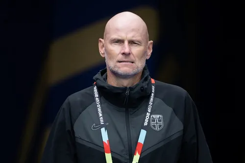
				Técnico da Noruega encerrou carreira como atleta após parada cardíaca
			
			