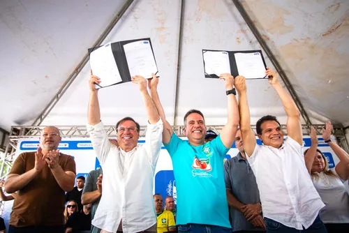 
				Vídeo: União por Arapiraca; Paulo aproxima Nezinho e Barbosa
			
			