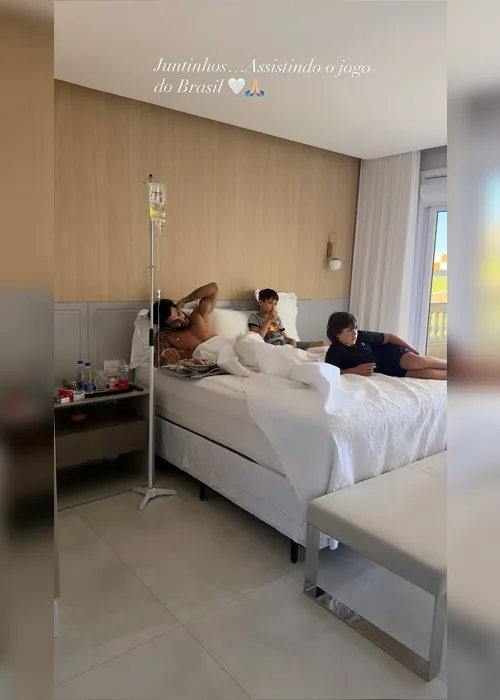 
				Gusttavo Lima toma medicação na veia durante jogo do Brasil
			
			