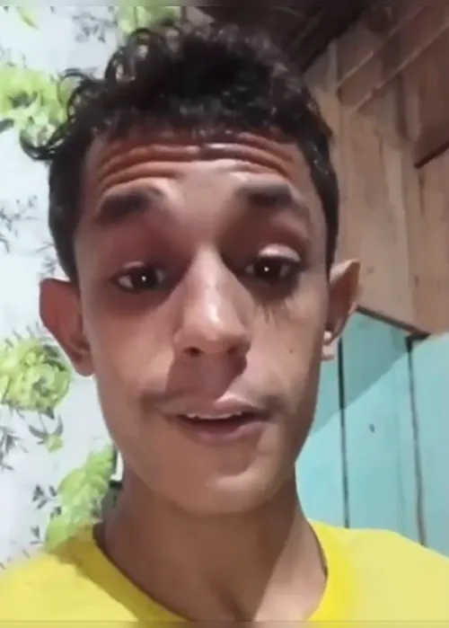 
				Jovem mata, esquarteja idoso e grava vídeo; caso choca e é investigado
			
			