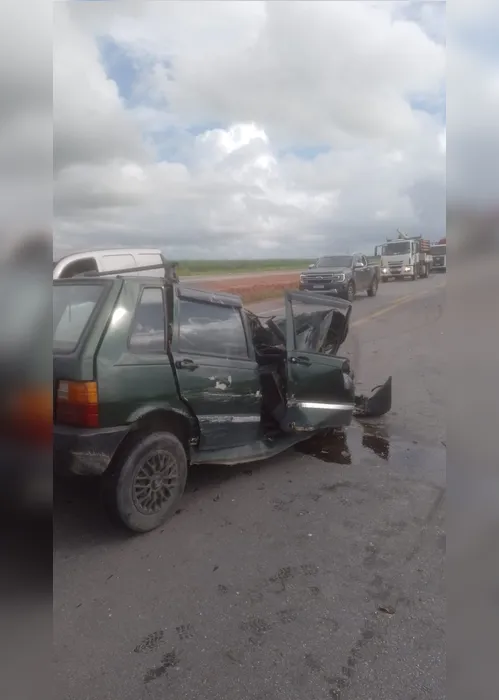 
				Motorista morre em colisão entre carro e caminhão na BR-424, em Marechal Deodoro
			
			