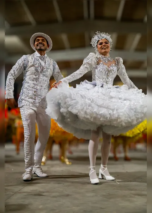 
				Na final do Forró & Folia, Dona Dadá aposta na tradição e encanta com espetáculo sobre os andarilhos do Nordeste
			
			