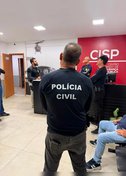 
				Polícia desarticula esquema que despachava celulares roubados para AL em pequenas encomendas
			
			