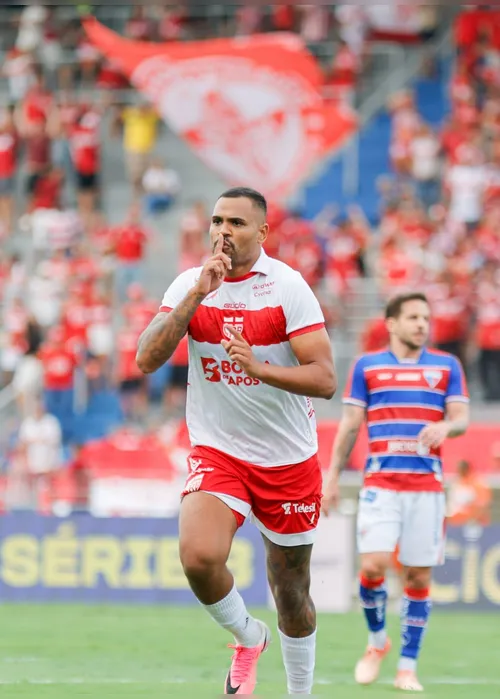 
				São Paulo faz proposta para contratar Mikael, atacante do CRB
			
			