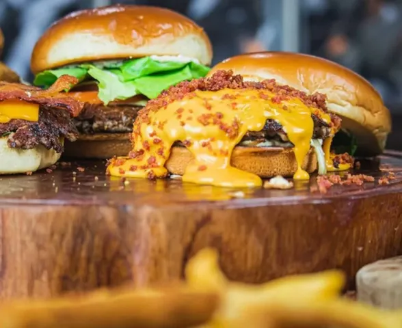 Justiça condena lanchonete por oferecer apenas fast food a funcionário