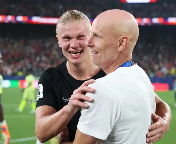 Técnico da Noruega encerrou carreira como atleta após parada cardíaca