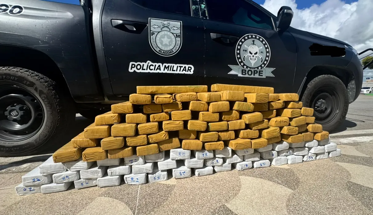 Bope apreende quase 100kg de maconha escondidos em carreta na divisa de AL e SE