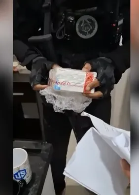 Enfermeira é presa após vender remédios falsos contra câncer