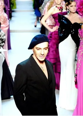 John Galliano: relembre polêmicas do estilista que será tema do Met