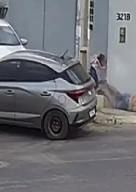 VÍDEO: câmera registra momento em que pai é morto a tiros na frente da filha