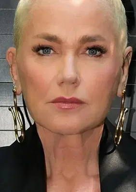 Xuxa nega ser de esquerda: "Sou contra o Bolsonaro"