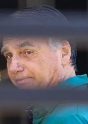 Apesar de veto a Flávio, Bolsonaro pede visita de filhos no Dia dos Pais