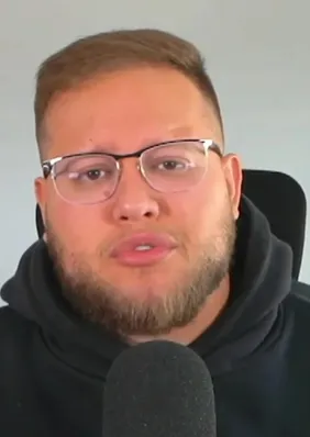 Após decisão, influencer volta a atacar nordestinos: "Vão comer pombo"