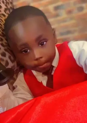 Menino de 4 anos mata primo de 2 com arma encontrada em carro
