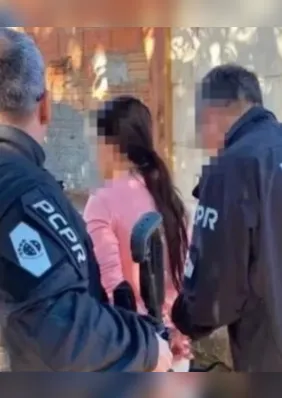 Professora é presa após tirar fotos de bebês e enviar para ex-apresentador