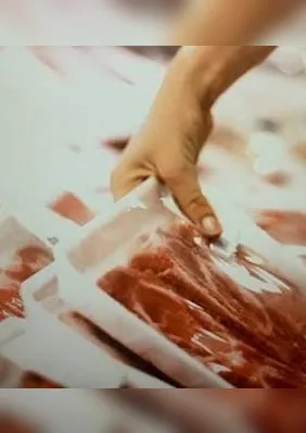 Segurança detém suspeito após furto de carne e macarrão em supermercado no Farol