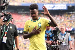 Após queda do Brasil na Copa, Vini Jr cai duas posições em ranking da Fifa