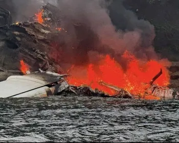 11 pessoas são resgatadas após hidroavião cair e pegar fogo em Washington