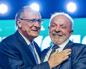 A três dias do prazo, Flávio Bolsonaro e Zema ainda buscam vice