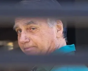 Apesar de veto a Flávio, Bolsonaro pede visita de filhos no Dia dos Pais