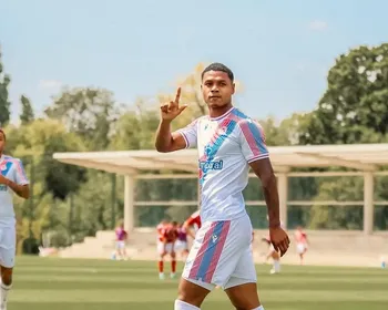 Após deixar o Vasco, Matheus França faz hat-trick em volta a time inglês