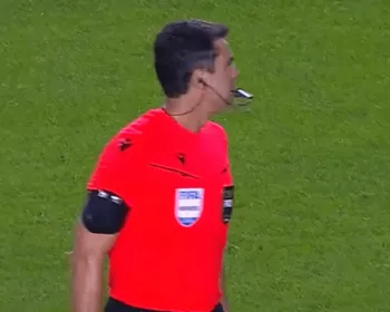 Árbitro desiste de apitar fim de jogo e Atlético-MG faz gol da vitória
