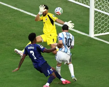 Argentina sofre, mas elimina Cabo Verde em jogo dramático na Copa do Mundo