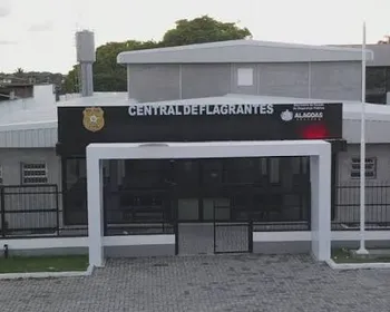 Arma e munições são apreendidas após fuga de suspeitos em área de mata