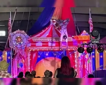 Artista de circo é atingido no pescoço por flecha durante espetáculo