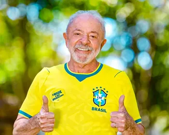 Às vésperas de campanha, Lula faz maratona de gravações com candidatos