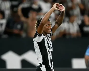 Botafogo defende sequência invicta de quase nove anos diante do Vitória