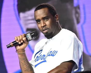 Briga na prisão adia saída de Diddy, agora prevista para fevereiro de 2028