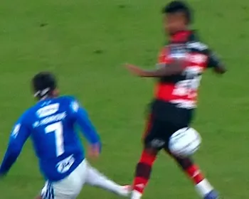 Bruno Henrique reclama do VAR e dispara: "O fodid* agora sou eu"