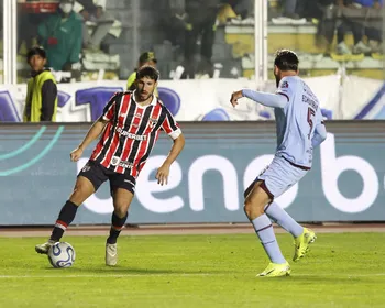 Calleri rebate jornalistas bolivianos em entrevista: 'Altitude faz diferença'