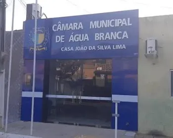 Câmara de Água Branca é investigada por reforma em prédio alugado e terreno sem uso